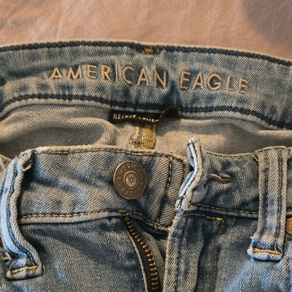 American Eagle Outfitters Light Blue Straight Leg Jeans - Picture 3 of 4